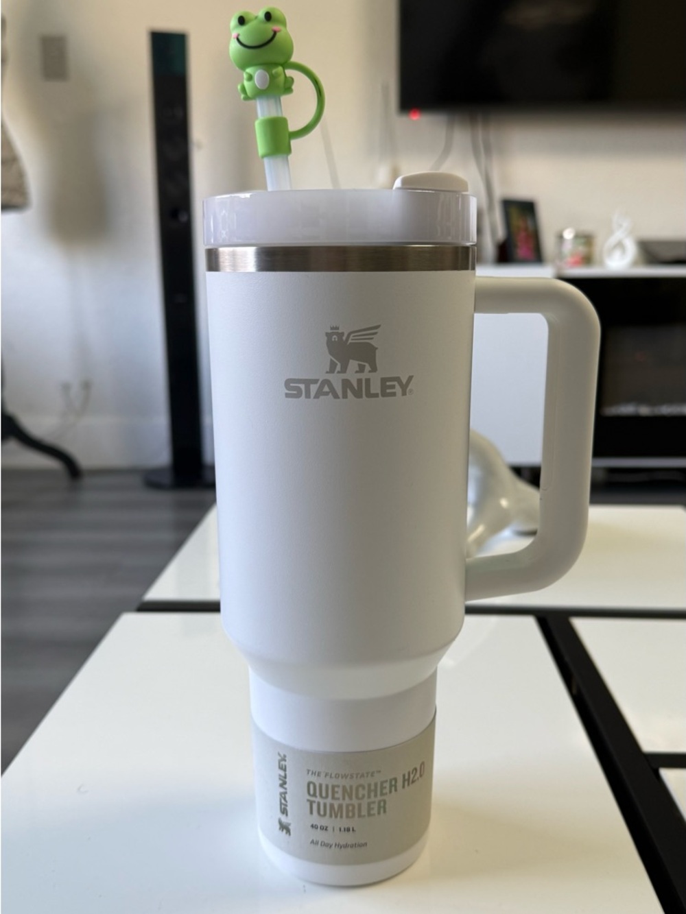 Stanley 40oz Quencher H2.0 Tumbler Foxwoods Edition (White) + Frog Straw Cover - Picture 7 of 12
